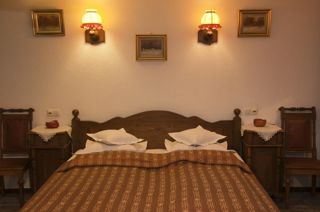 Hotel La Marele Moft Slănic Zimmer foto